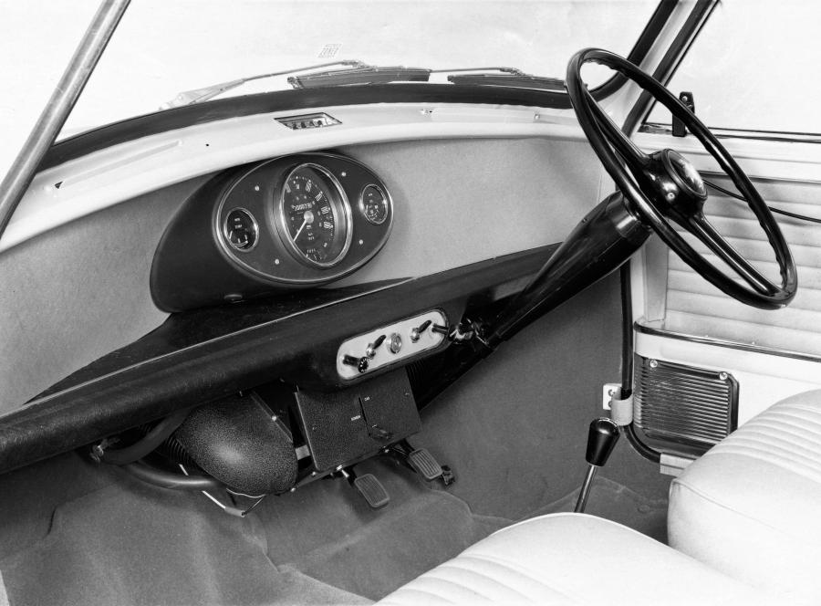 Торпедо Austin Mini (ADO15) 1959 года  (фото 4 из 17)